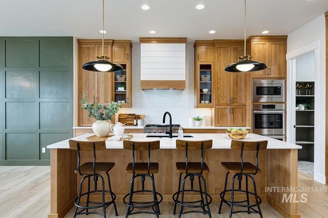 7027 W Waxwing Dr, Boise, ID 83714