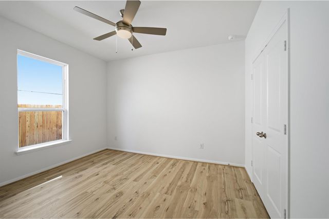 359 Grey Leaf RD, Buda, TX 78610