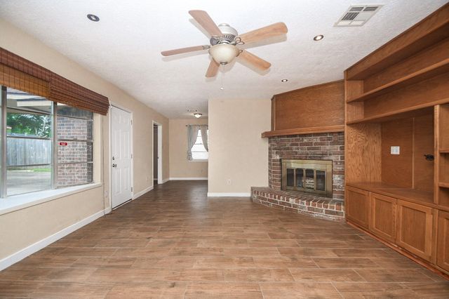 16730 Townes Road, Friendswood, TX 77546