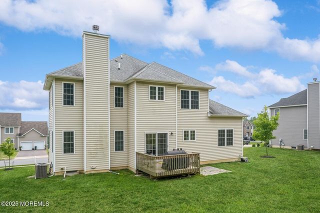 16 Jacob Way, Phillipsburg, NJ 08865