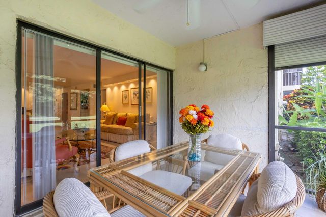 21215 Lago Circle C, Boca Raton, FL 33433