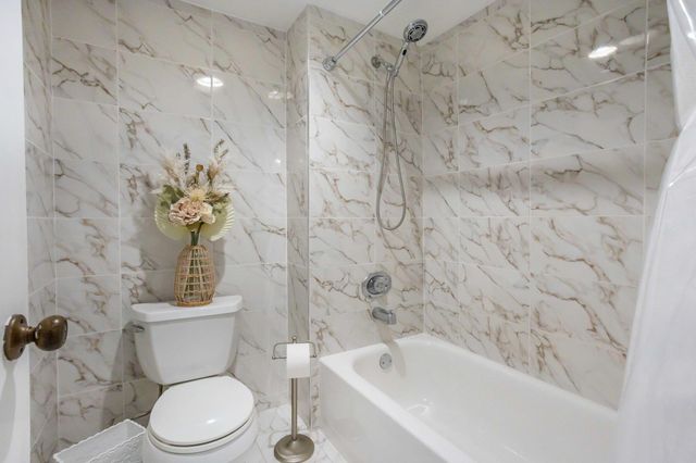 21215 Lago Circle C, Boca Raton, FL 33433