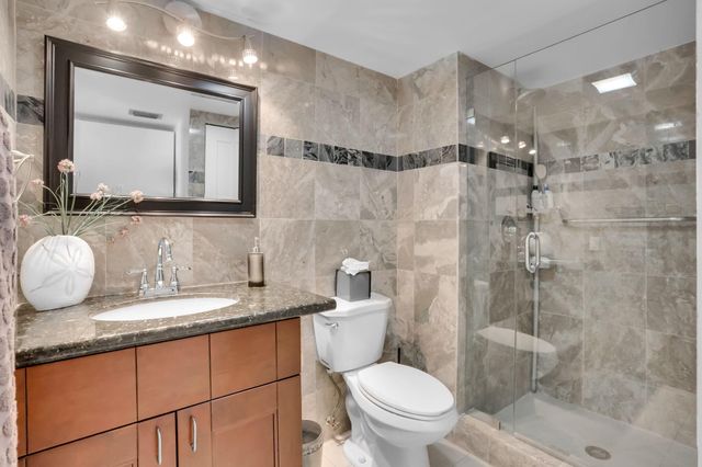 21215 Lago Circle C, Boca Raton, FL 33433