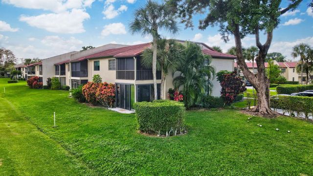 21215 Lago Circle C, Boca Raton, FL 33433