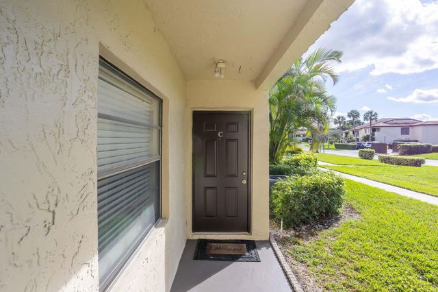 21215 Lago Circle C, Boca Raton, FL 33433