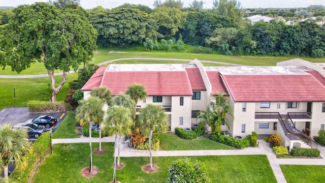 21215 Lago Circle C, Boca Raton, FL 33433
