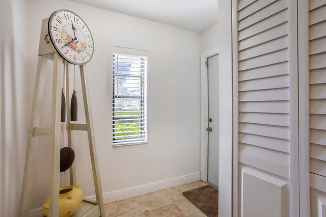 21215 Lago Circle C, Boca Raton, FL 33433