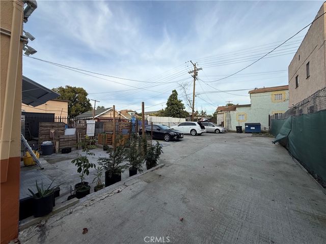 4614 Avalon, Los Angeles, CA 90011
