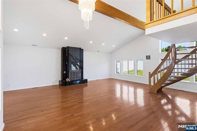 131 Haase Avenue, Paramus, NJ 07652
