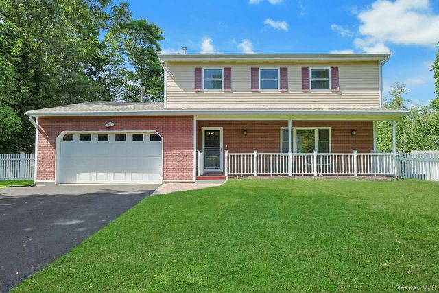 10 Pepperill Court, New City, NY 10956