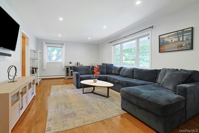 10 Pepperill Court, New City, NY 10956