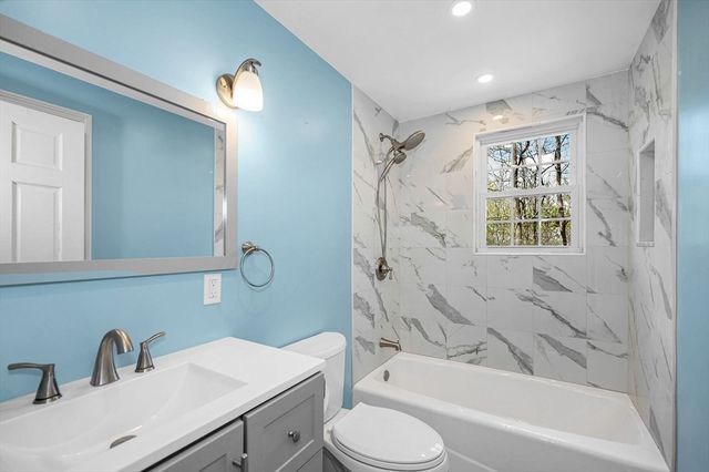 30 Whitcomb Terrace, Weymouth, MA 02190