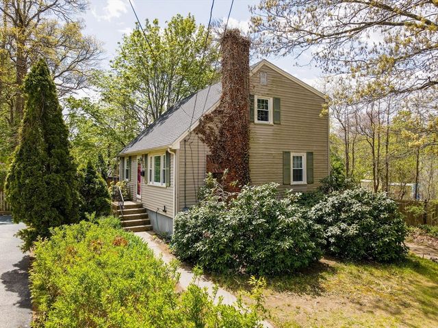 30 Whitcomb Terrace, Weymouth, MA 02190