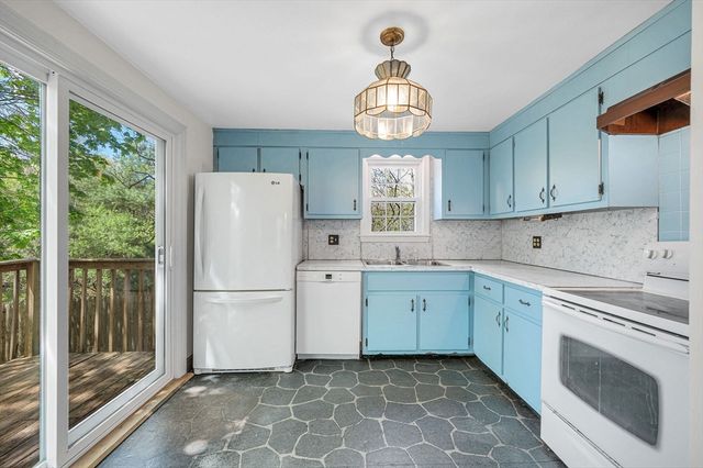 30 Whitcomb Terrace, Weymouth, MA 02190