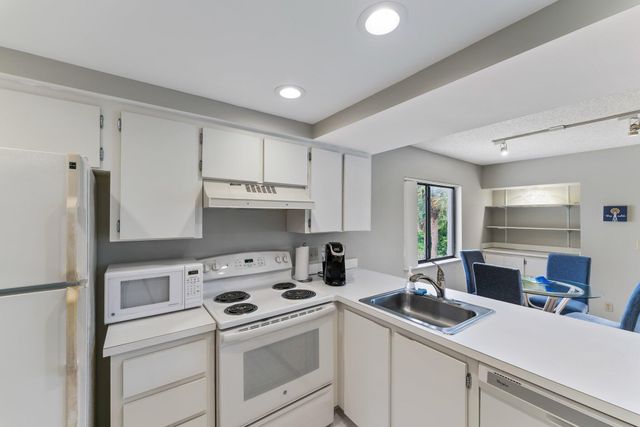 1605 S Us Highway 1 D301, Jupiter, FL 33477