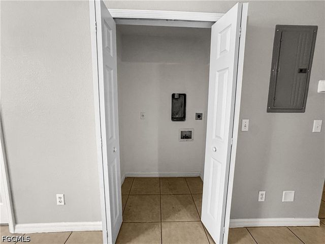 1321 SE 8th AVE 5, Cape Coral, FL 33990