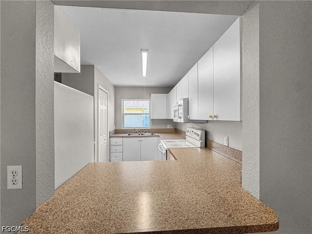 1321 SE 8th AVE 5, Cape Coral, FL 33990