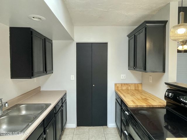 8338 E Shasta Drive, Tucson, AZ 85730