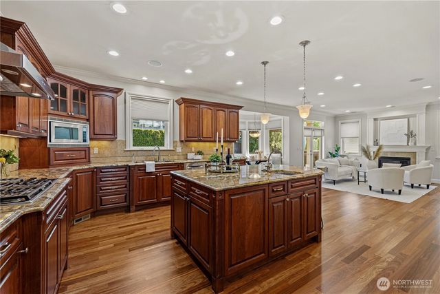142 7th Avenue, Kirkland, WA 98033
