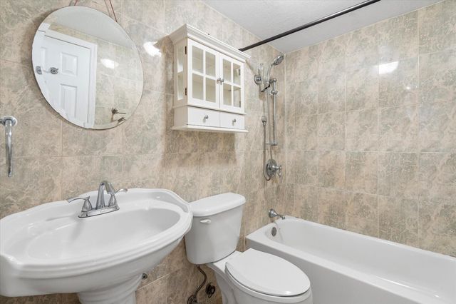 2138 SW 6th Street 301, Miami, FL 33135