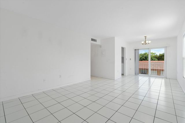 2138 SW 6th Street 301, Miami, FL 33135