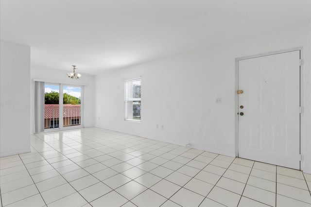 2138 SW 6th Street 301, Miami, FL 33135