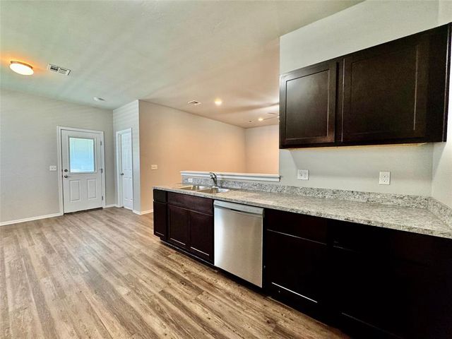 1870 Bartlett Drive, Newcastle, OK 73065
