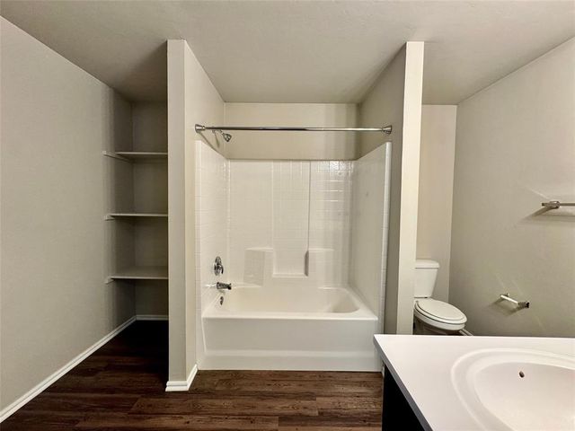 1870 Bartlett Drive, Newcastle, OK 73065