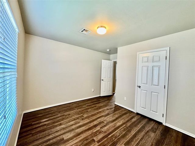 1870 Bartlett Drive, Newcastle, OK 73065