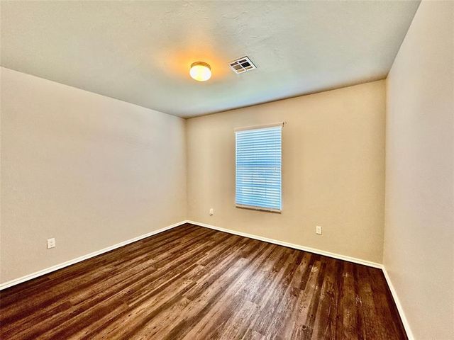 1870 Bartlett Drive, Newcastle, OK 73065
