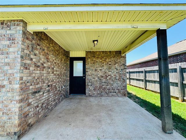 1870 Bartlett Drive, Newcastle, OK 73065