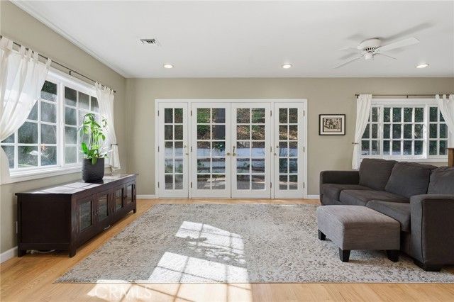 5201 San Feliciano, Woodland Hills (los Angeles), CA 91364