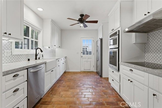 5201 San Feliciano, Woodland Hills (los Angeles), CA 91364