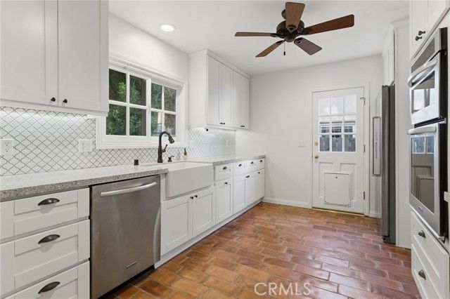 5201 San Feliciano, Woodland Hills (los Angeles), CA 91364