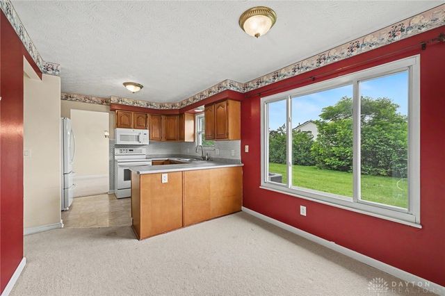 10060 Village Tree Court, Miamisburg, OH 45342