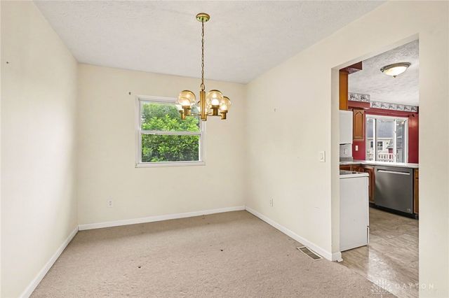 10060 Village Tree Court, Miamisburg, OH 45342
