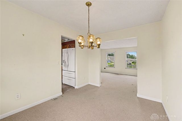 10060 Village Tree Court, Miamisburg, OH 45342