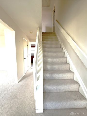 10060 Village Tree Court, Miamisburg, OH 45342