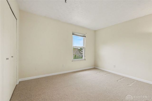 10060 Village Tree Court, Miamisburg, OH 45342