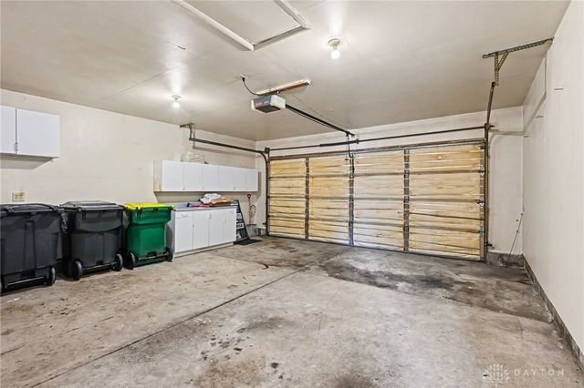 10060 Village Tree Court, Miamisburg, OH 45342