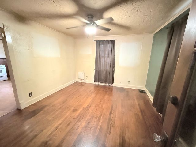 820 S 10th St Street, Herrin, IL 62948