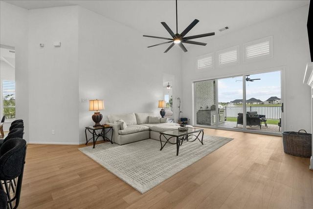 4927 Dickens Landing Drive, League City, TX 77573