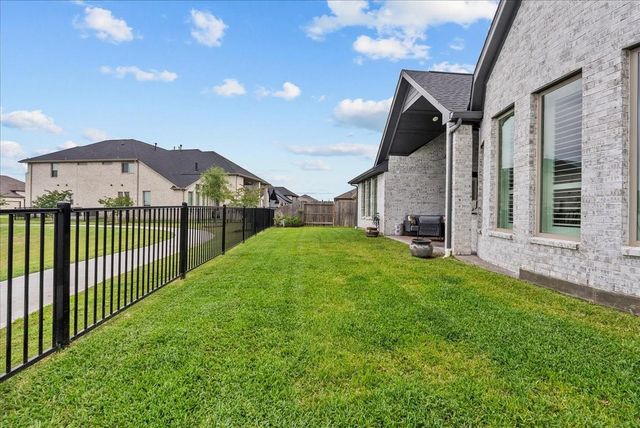 4927 Dickens Landing Drive, League City, TX 77573