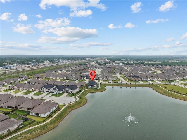 4927 Dickens Landing Drive, League City, TX 77573