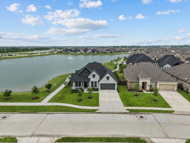 4927 Dickens Landing Drive, League City, TX 77573