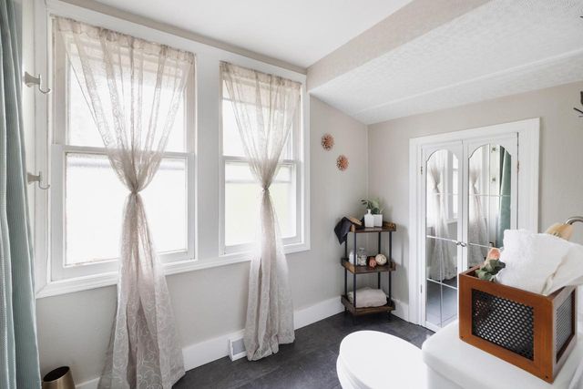 1500 E Kensington BOULEVARD, Shorewood, WI 53211