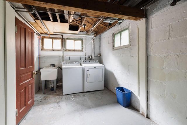 1500 E Kensington BOULEVARD, Shorewood, WI 53211