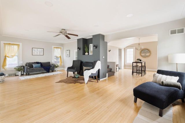 1500 E Kensington BOULEVARD, Shorewood, WI 53211