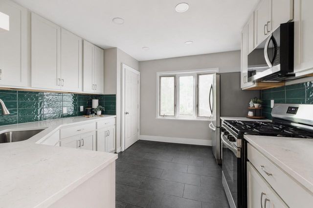 1500 E Kensington BOULEVARD, Shorewood, WI 53211