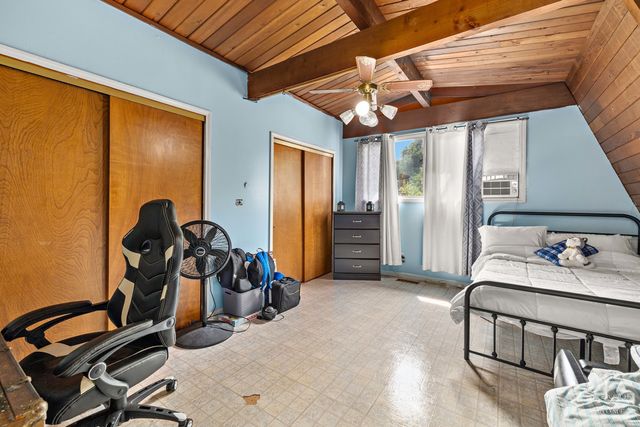 24211 N Riverside Drive, Cary, IL 60013
